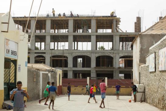 Bolzplatz und Baustelle, St. Maria, Sal, Caboverde #3219